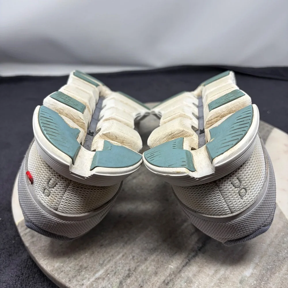 On Running Cloud 5 Push Glacier Undyed White Peach 69.98353 Womens Size 8.5